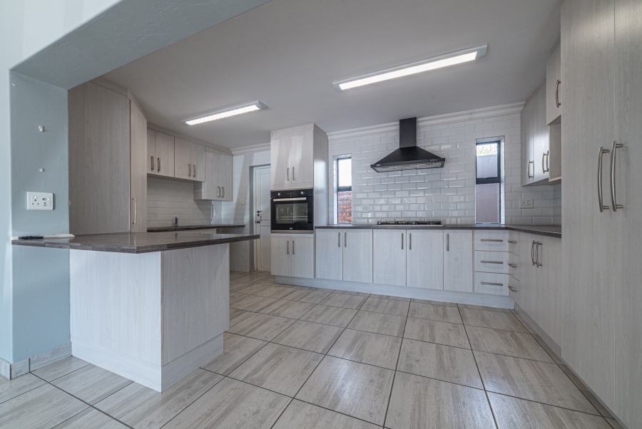 3 Bedroom Property for Sale in Hartenbos Central Western Cape